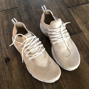 Nike Air Presto running shoes